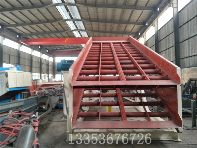 奧創(chuàng)大型礦用圓振篩廠家發(fā)貨1 奧創(chuàng)大型礦用圓振篩廠家發(fā)貨1